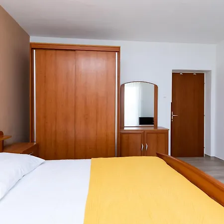 Ruza Tomislav * Lopar