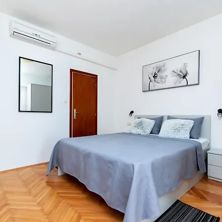 Ruza Tomislav * Lopar