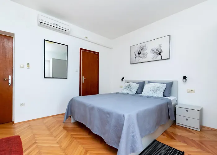 Ruza Tomislav * 로파르