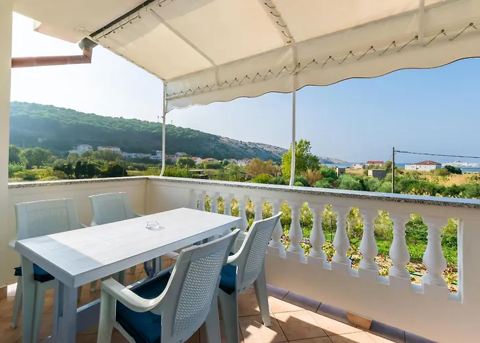 Ruza Tomislav 아파트 로파르